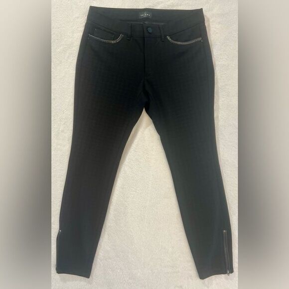 WHBM Skinny Black Ankle Pants with cute pockets and zipper at legs - Picture 5 of 13